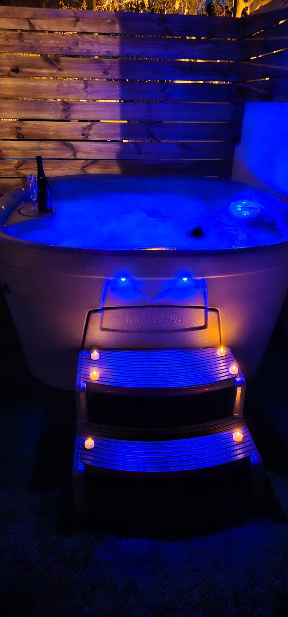Maison Belle La Nuit Avec Jacuzzi Prive *